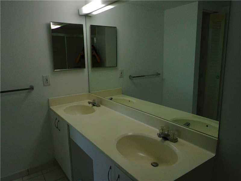 PARC CENTRAL AVENTURA EAS - Residential Lease
