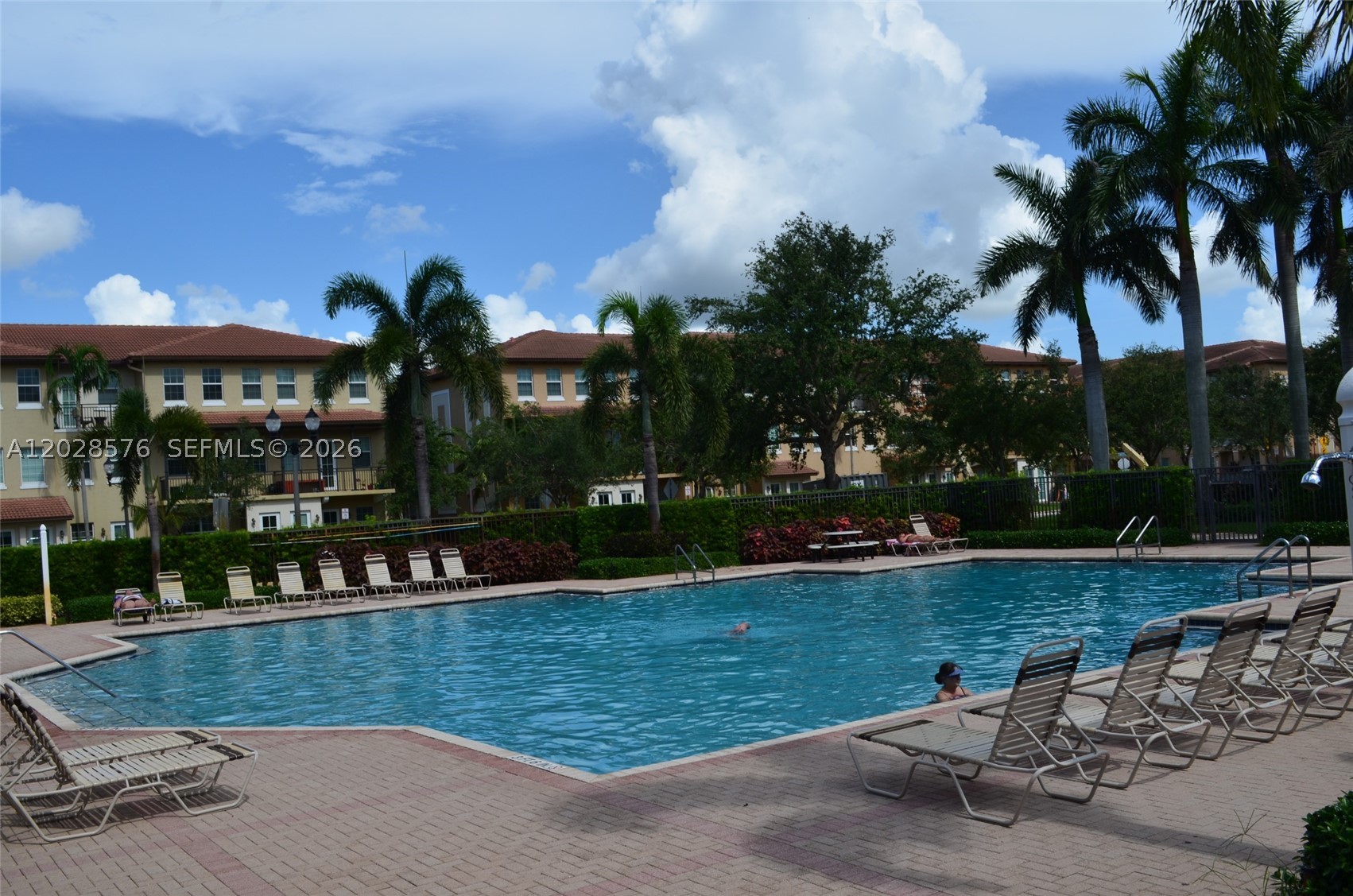 MEADOW PINES - Residential Lease
