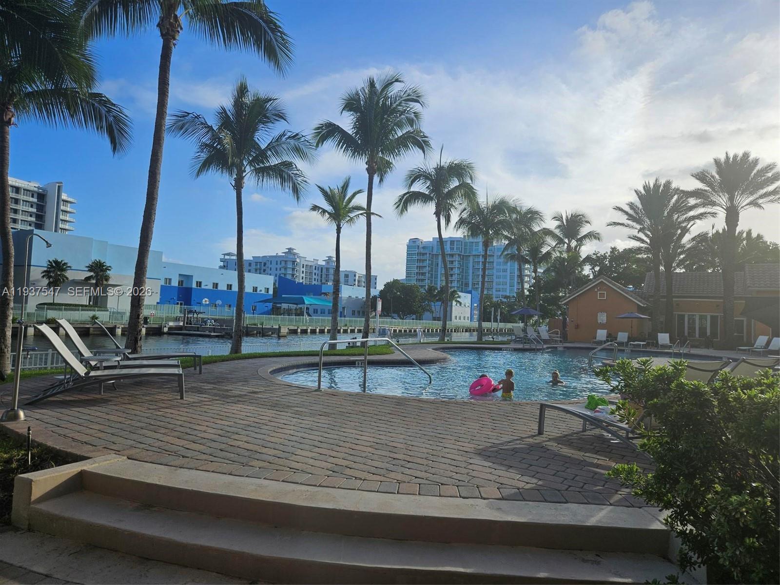 AVENTURA MARINA CONDO NUM - Residential
