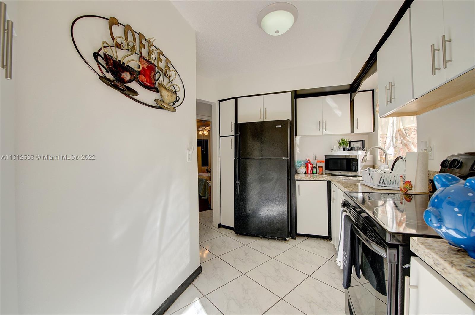 SKY LAKE GARDENS NO 1 CON - Residential