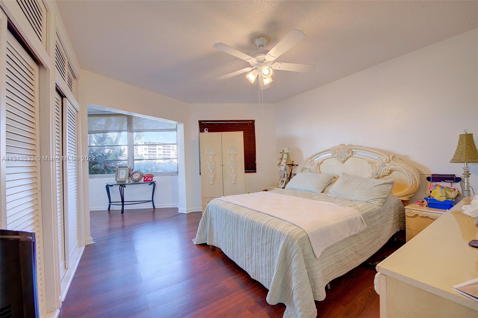 SKY LAKE GARDENS NO 1 CON - Residential