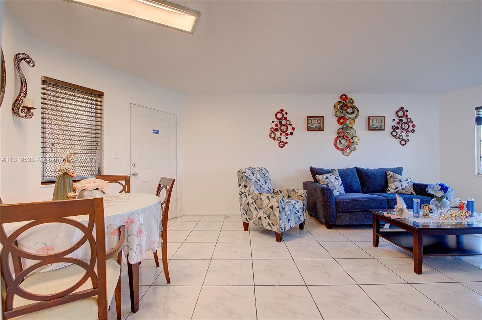 SKY LAKE GARDENS NO 1 CON - Residential