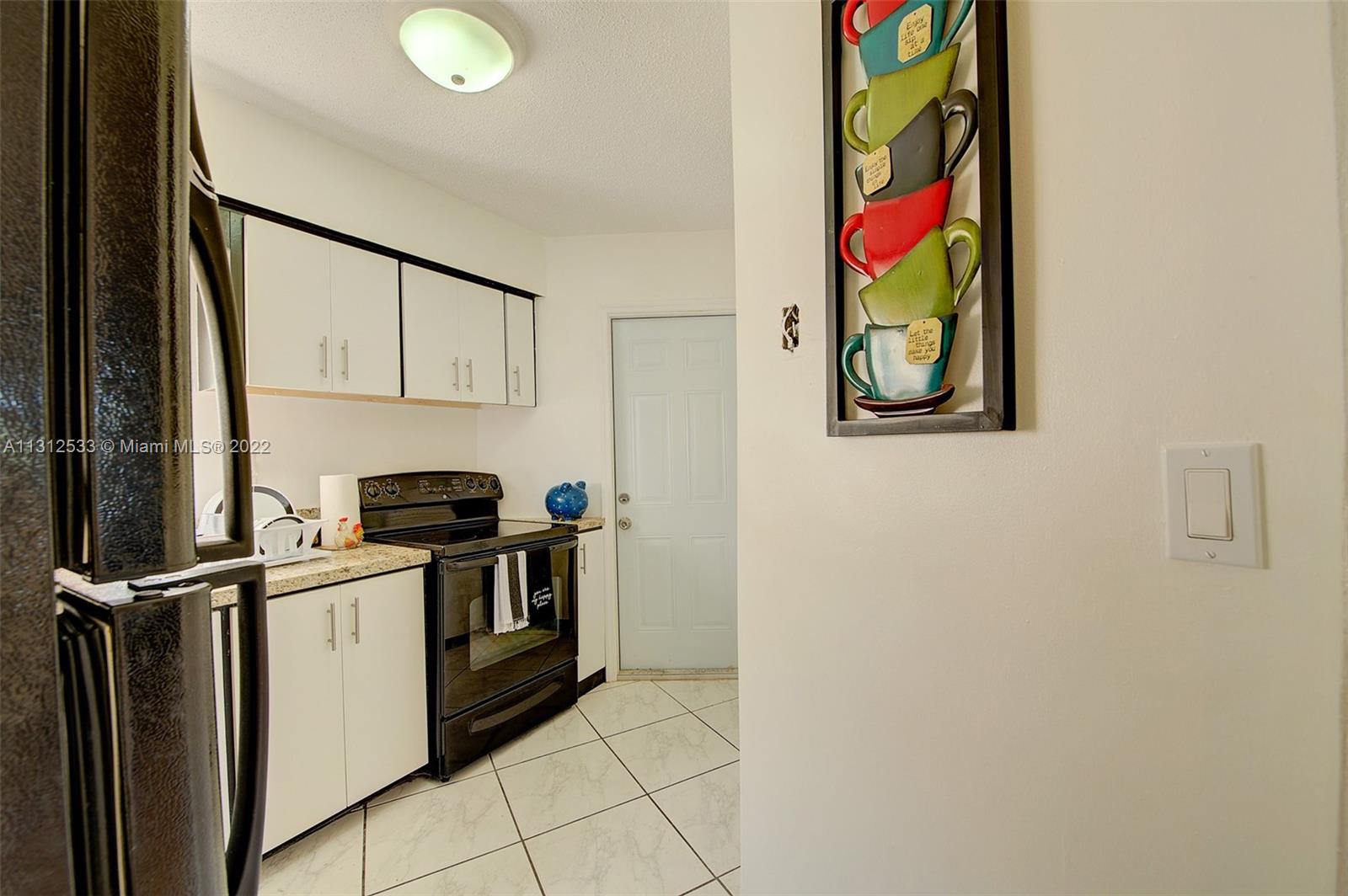 SKY LAKE GARDENS NO 1 CON - Residential