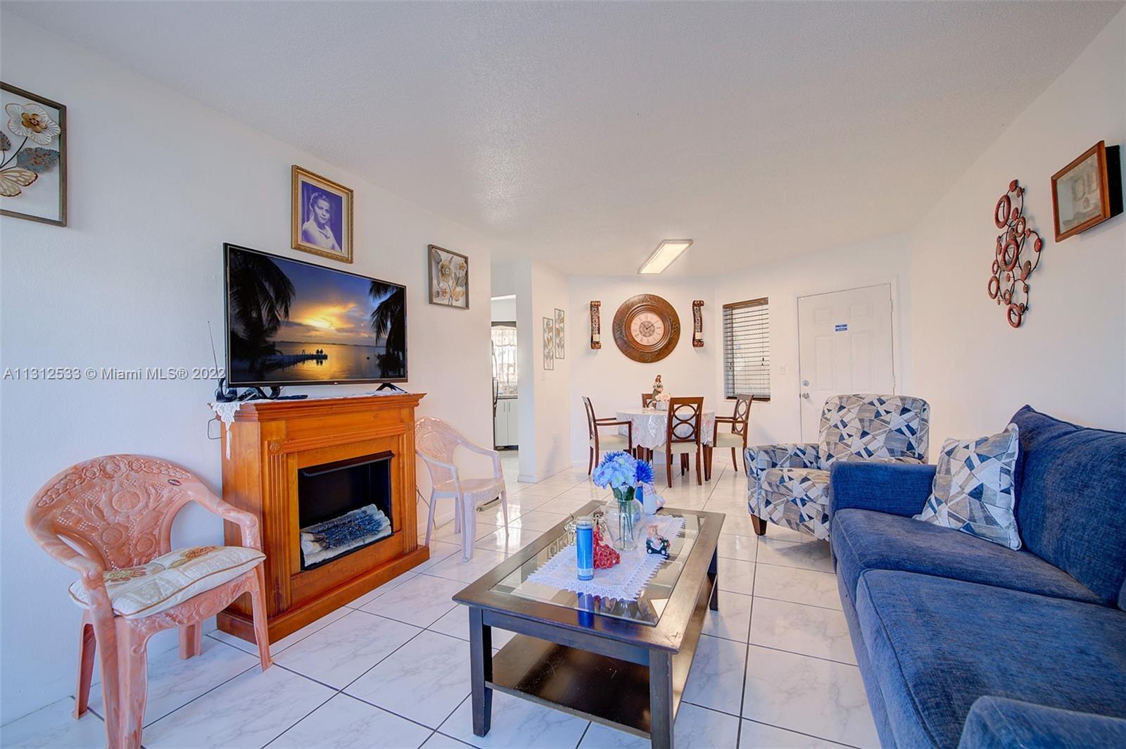 SKY LAKE GARDENS NO 1 CON - Residential