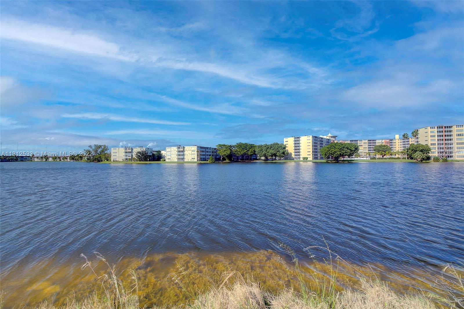 SKY LAKE GARDENS NO 1 CON - Residential