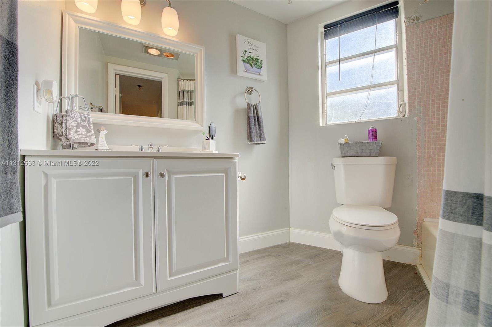 SKY LAKE GARDENS NO 1 CON - Residential