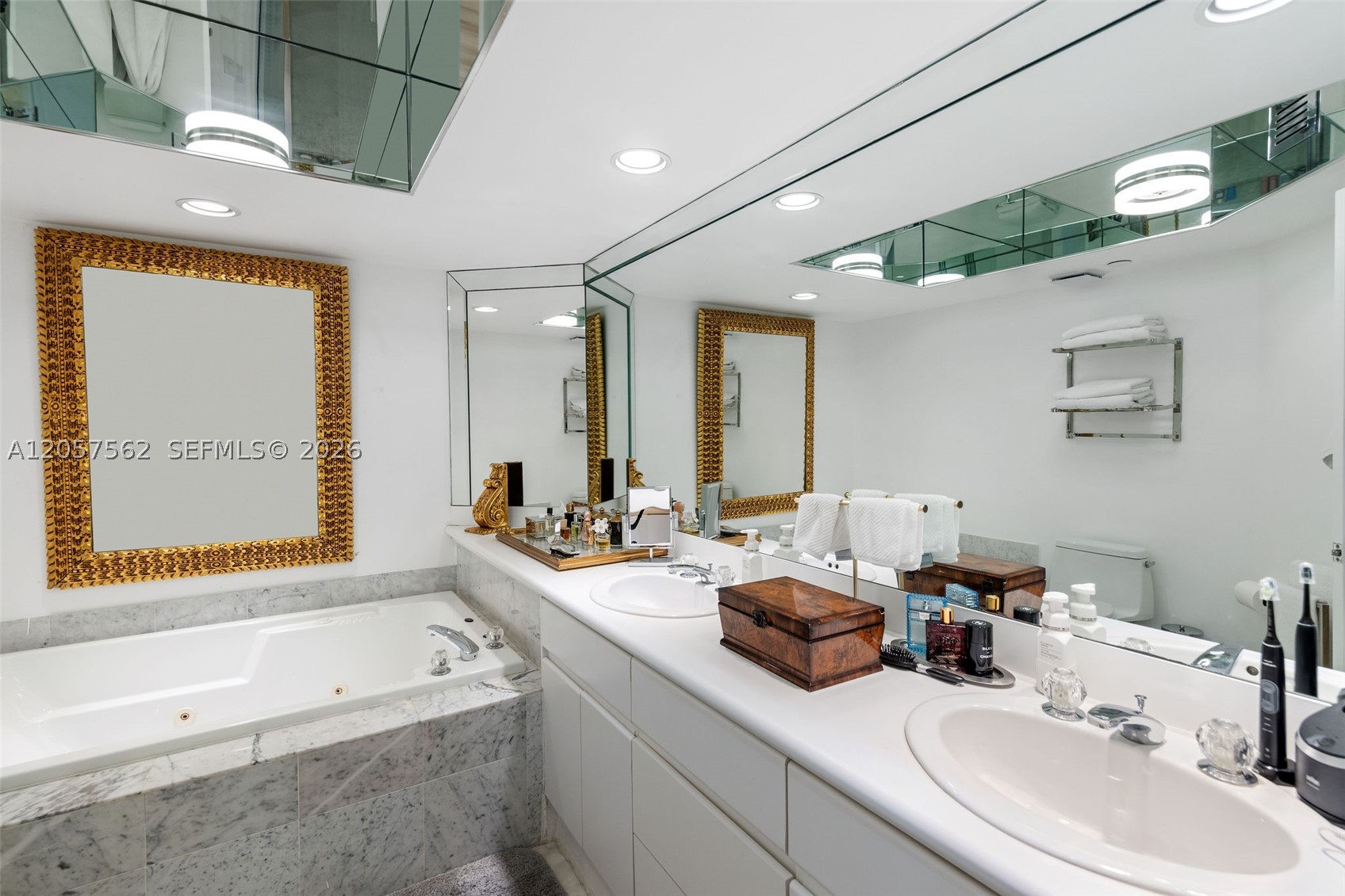 OCEANIA II CONDO - Residential