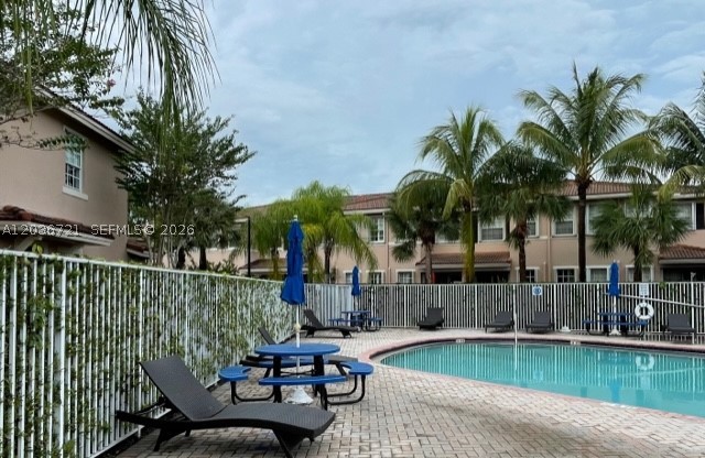 Las Brisas - Residential Lease