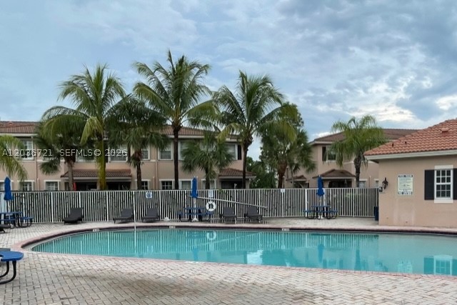 Las Brisas - Residential Lease