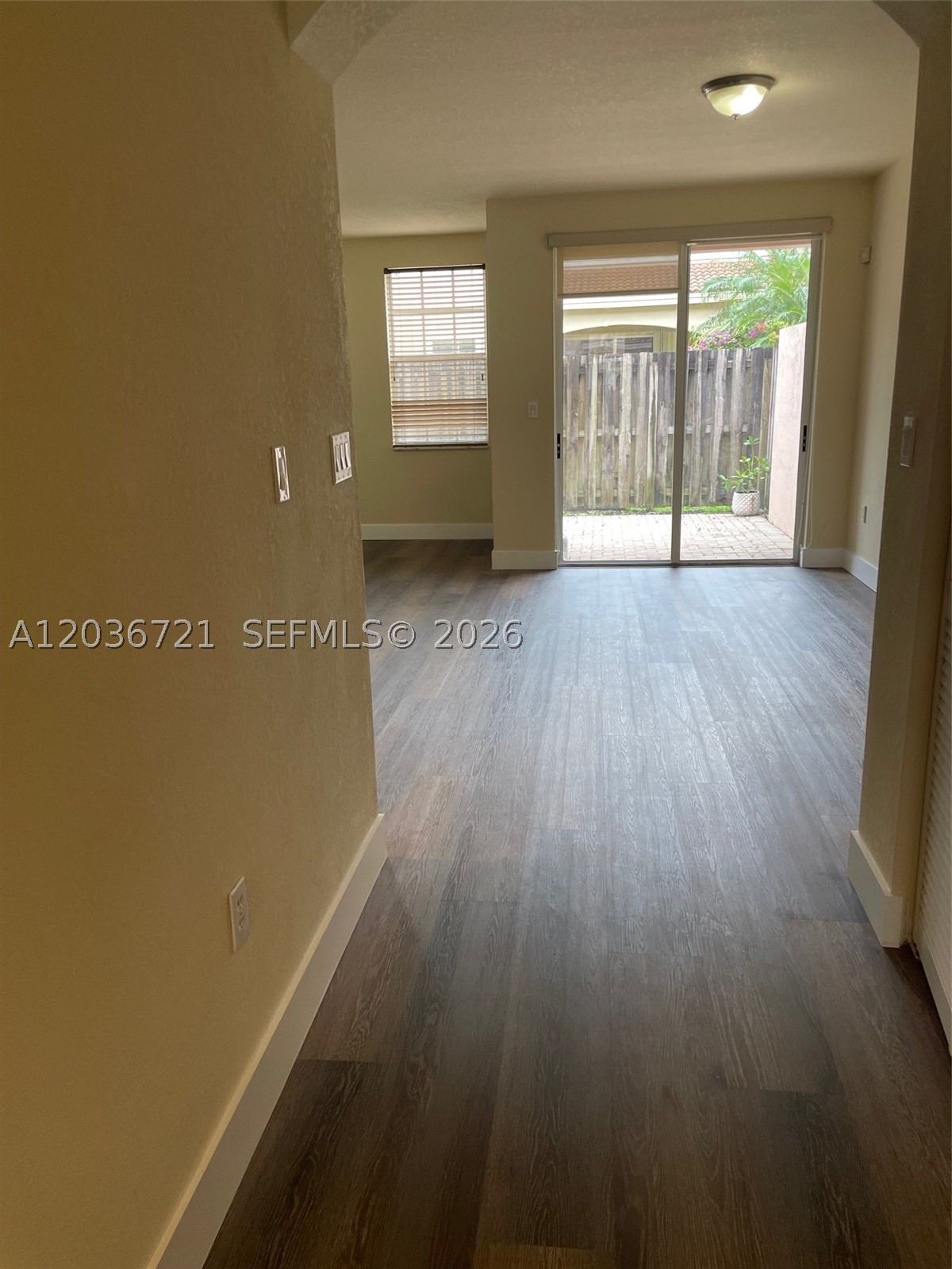 Las Brisas - Residential Lease