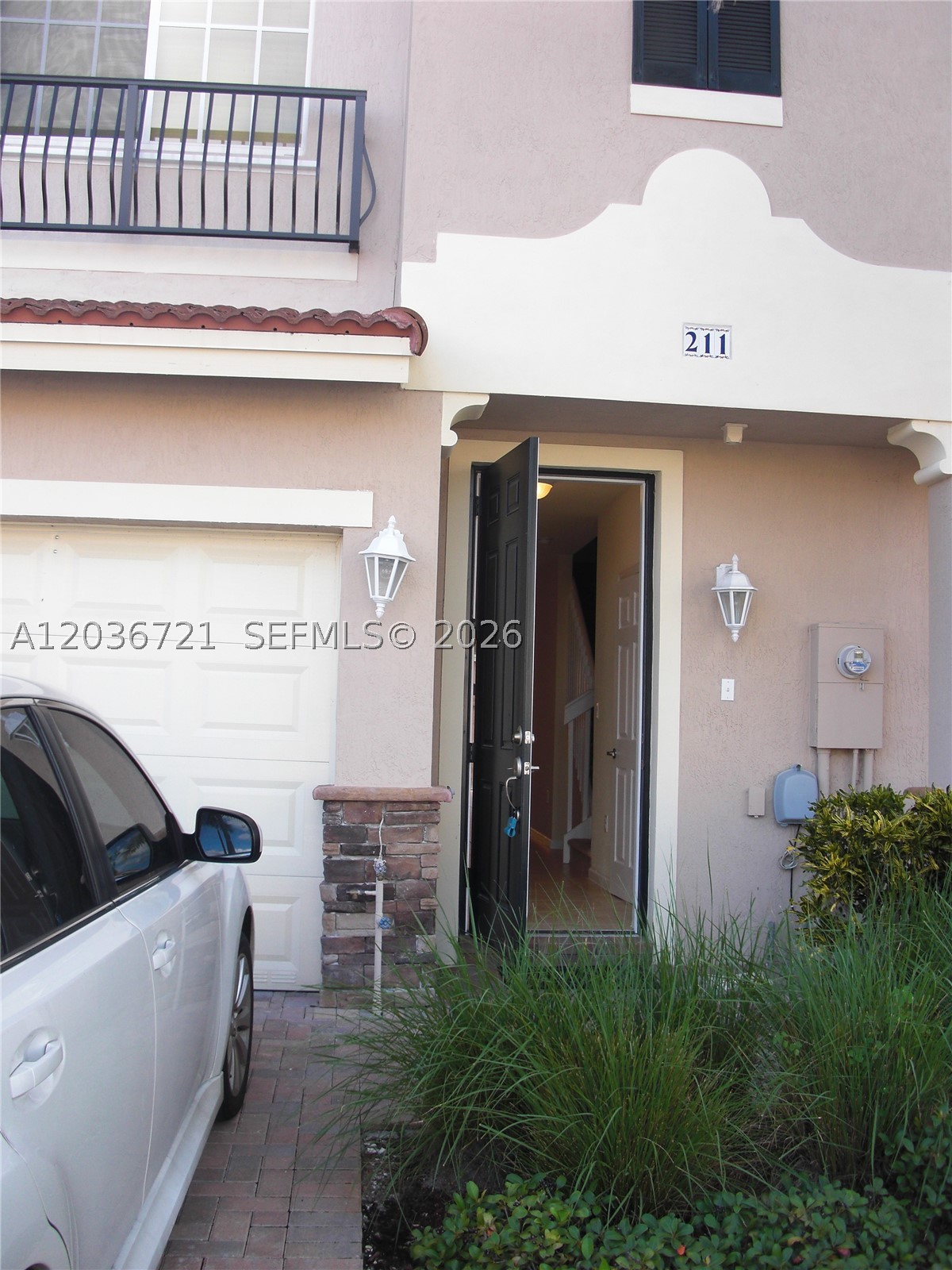 Las Brisas - Residential Lease