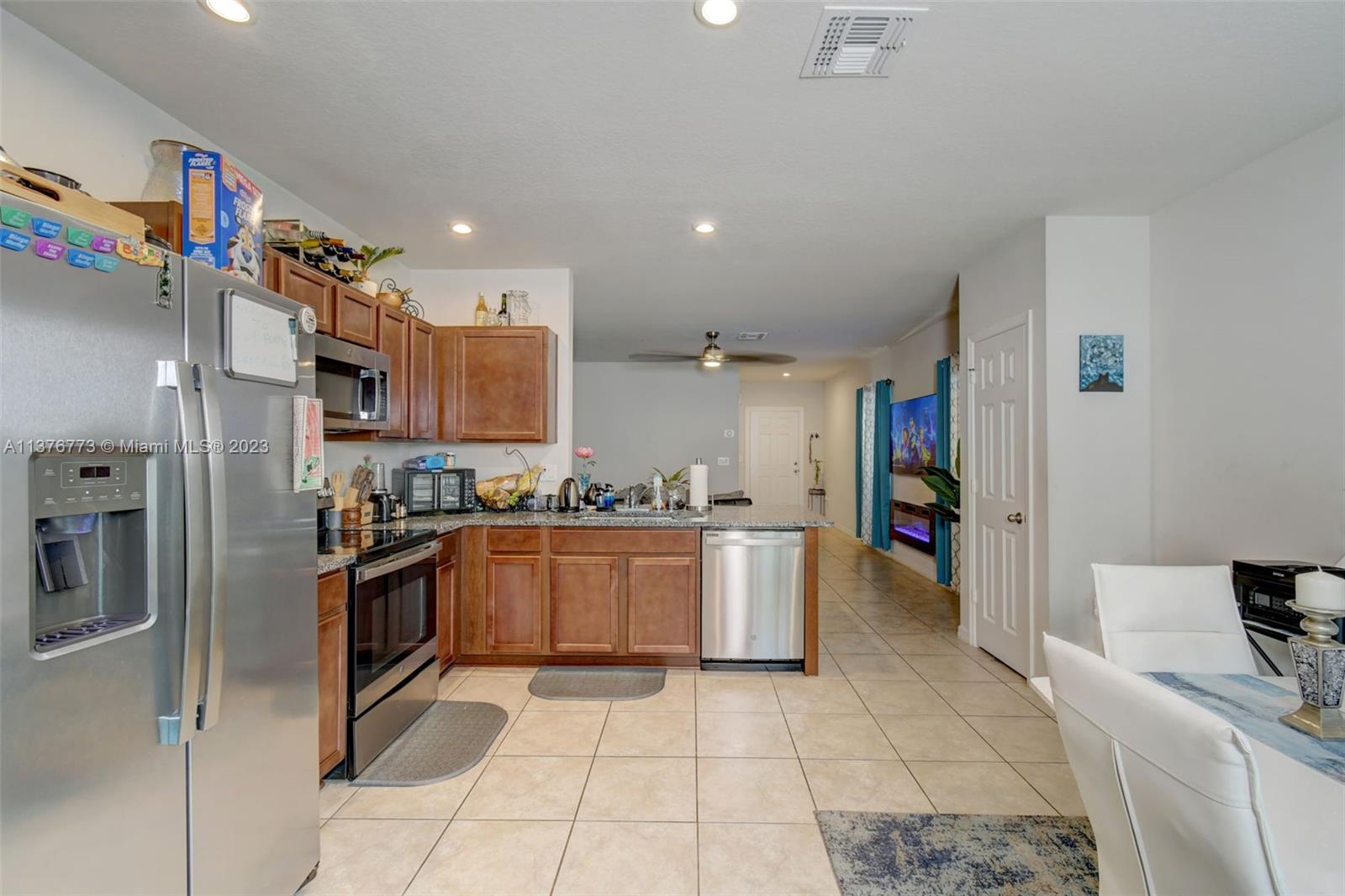 MAGNOLIA SQUARE - Residential