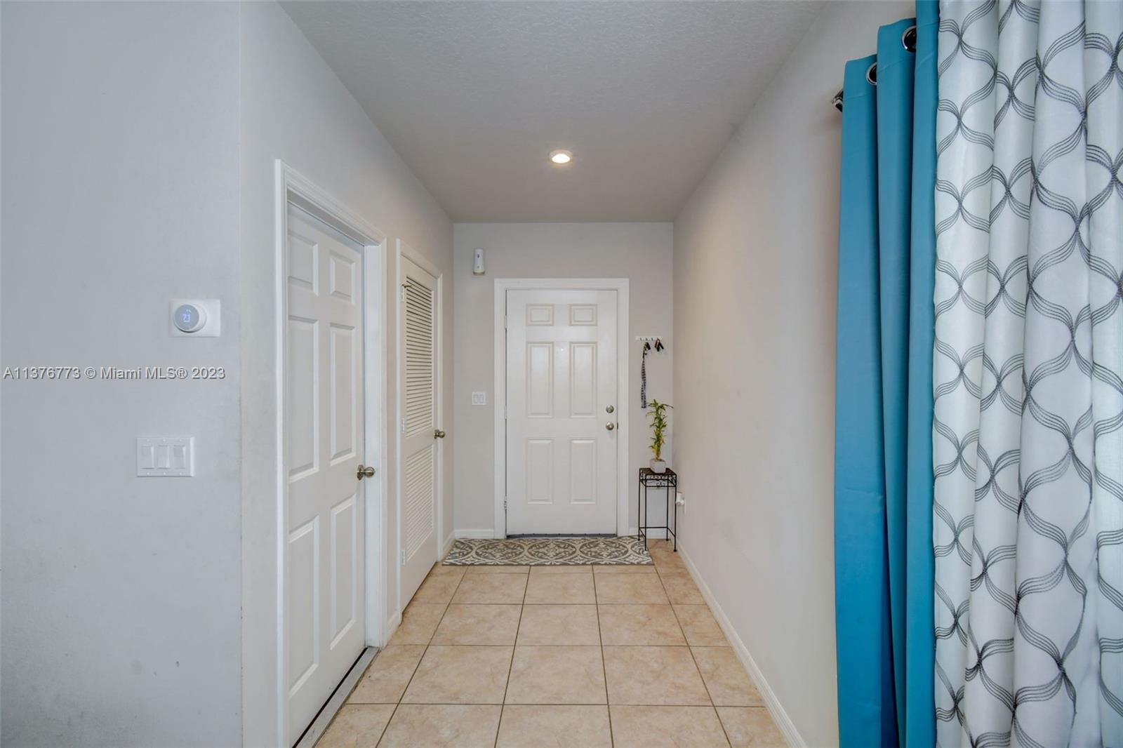 MAGNOLIA SQUARE - Residential