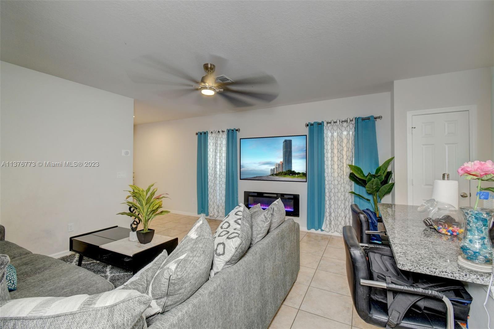 MAGNOLIA SQUARE - Residential