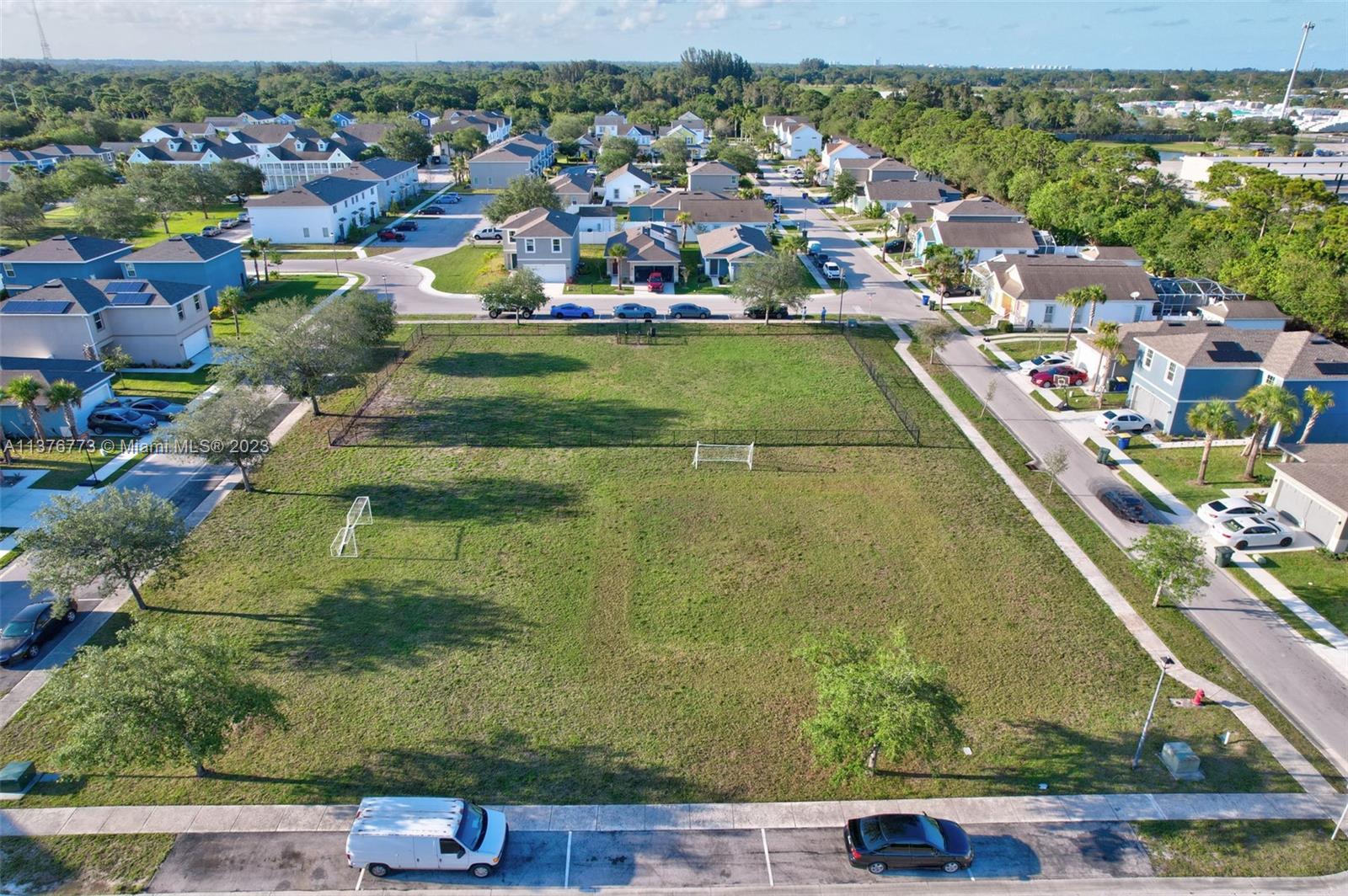 MAGNOLIA SQUARE - Residential