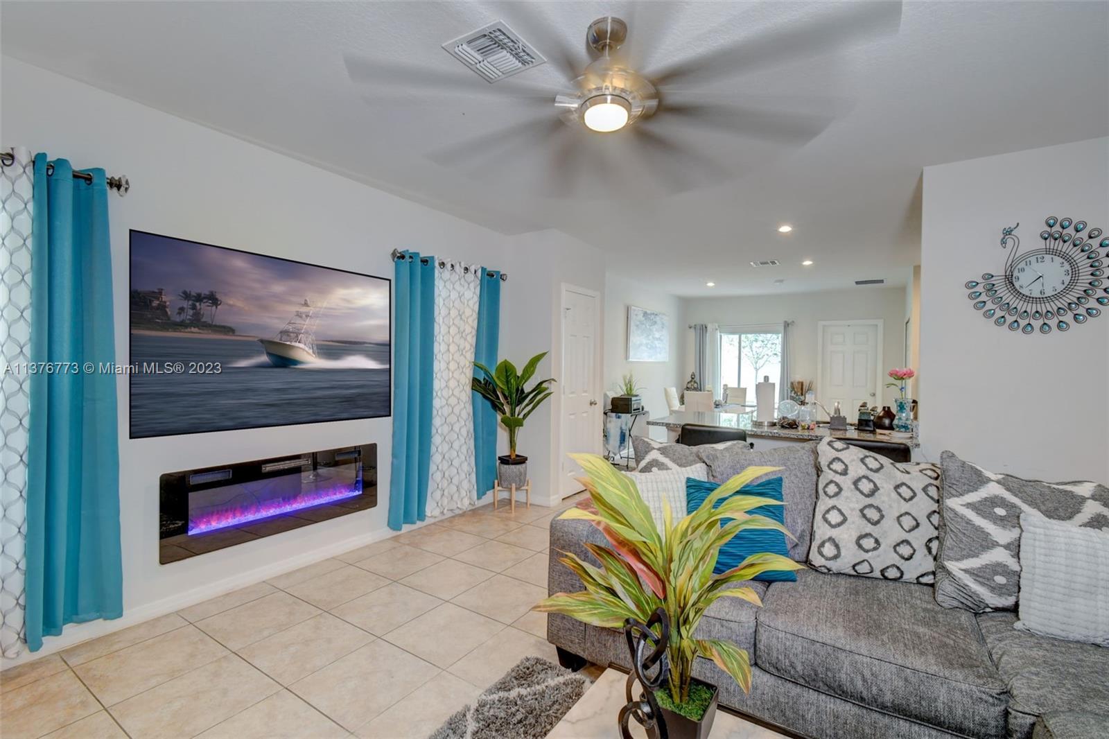 MAGNOLIA SQUARE - Residential