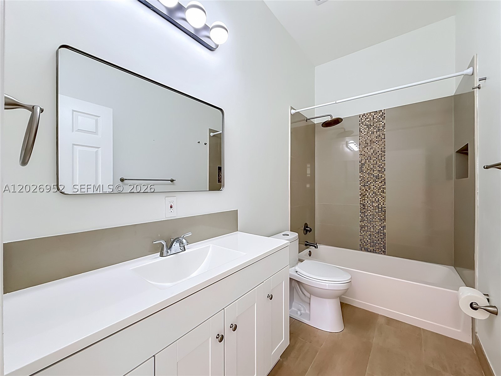EMERALD COURTS - OPAL CRE - Residential