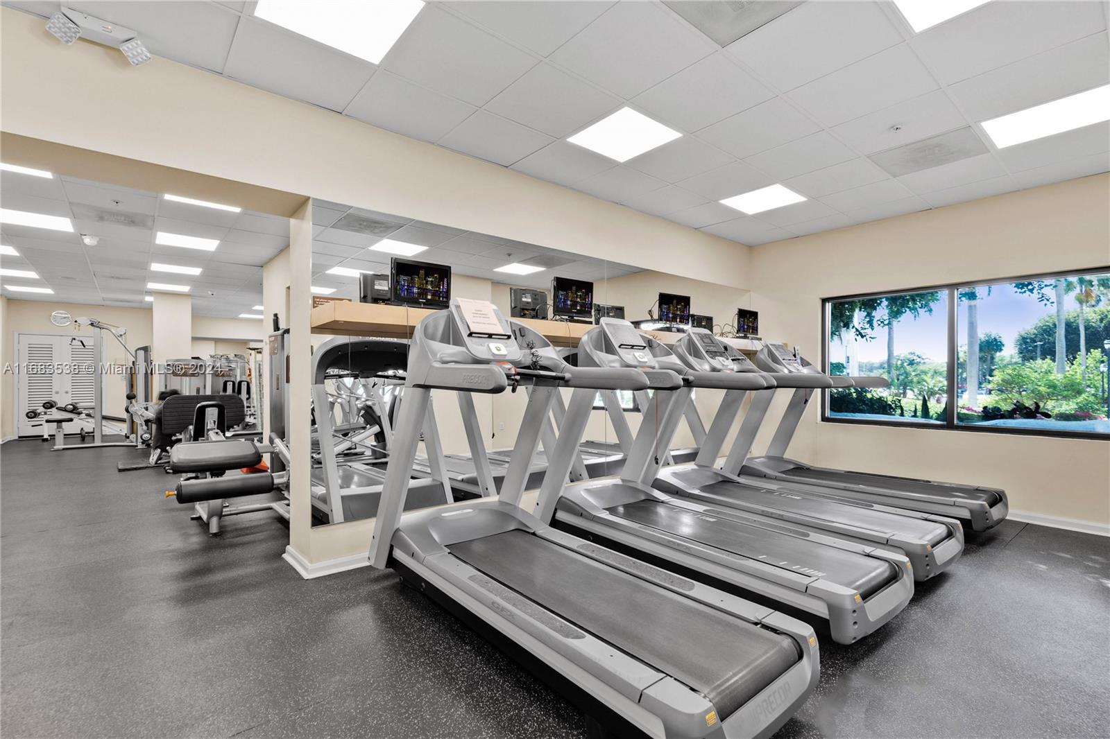 BRICKELL BAY CLUB CONDO - Residential Lease