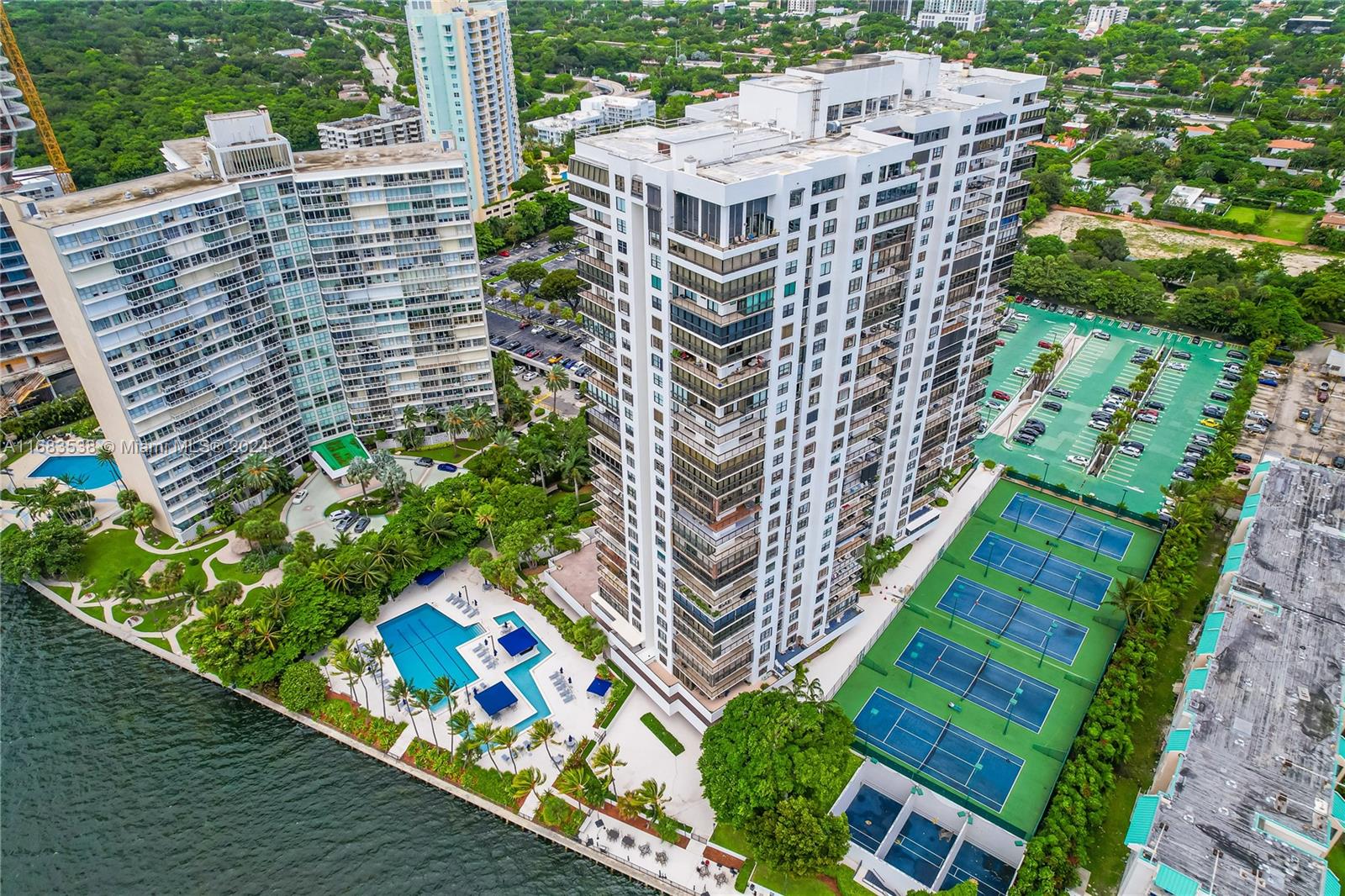 BRICKELL BAY CLUB CONDO - Residential Lease