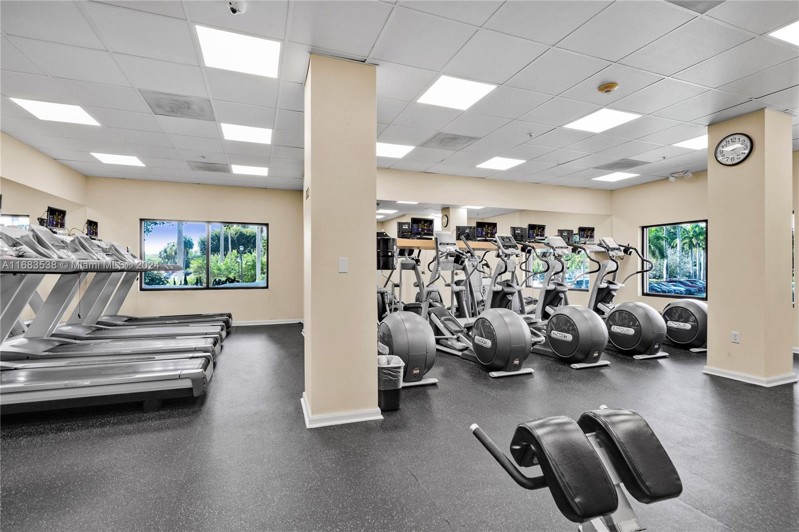 BRICKELL BAY CLUB CONDO - Residential Lease