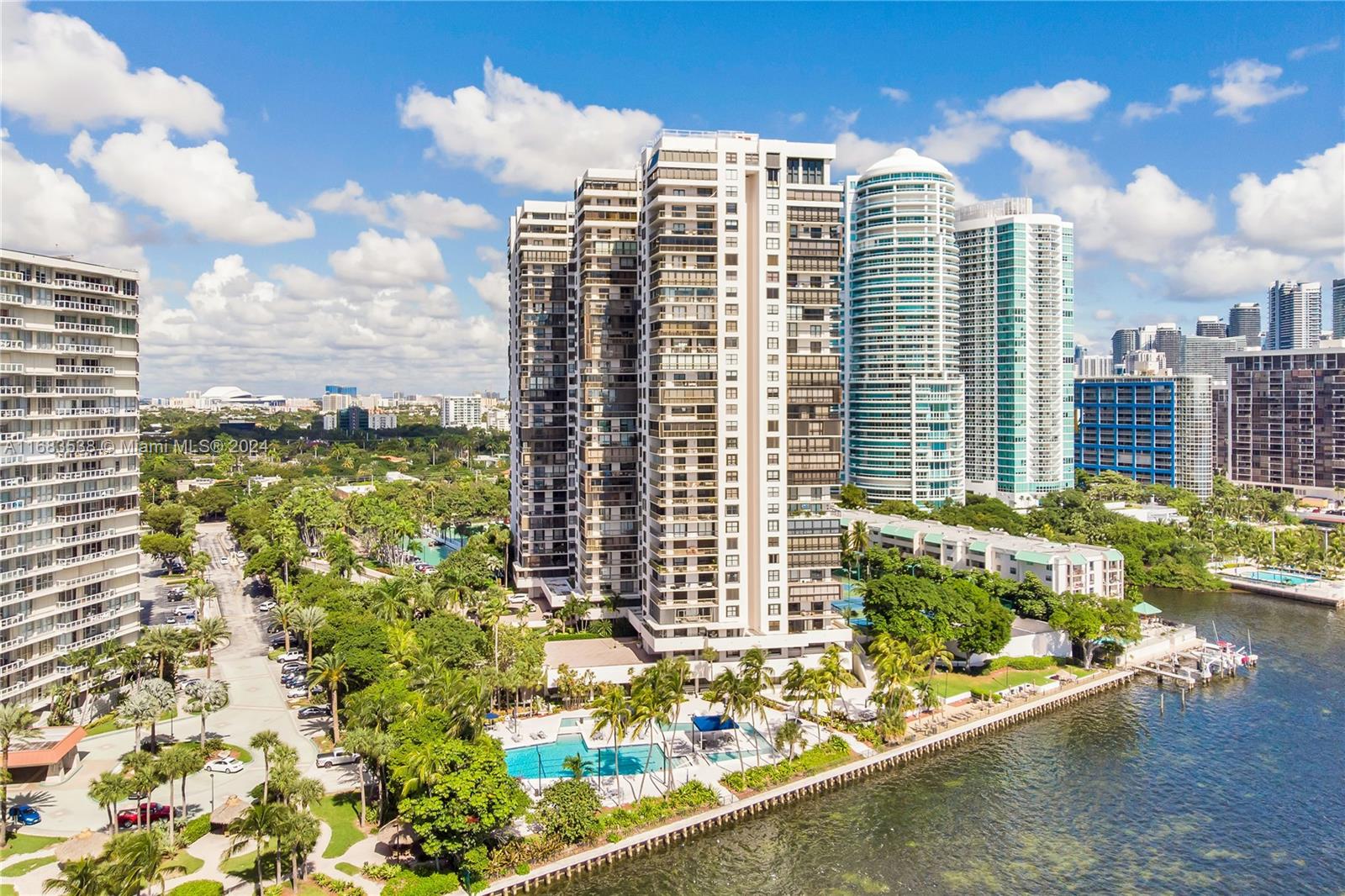 BRICKELL BAY CLUB CONDO - Residential Lease