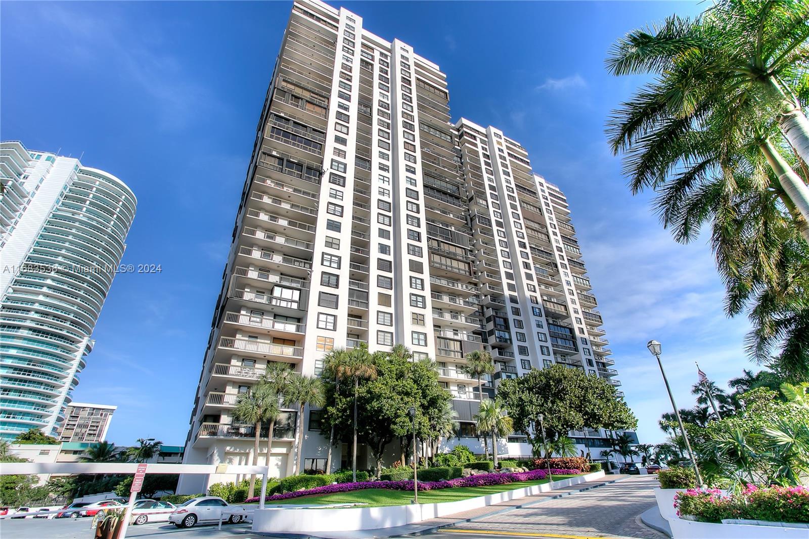 BRICKELL BAY CLUB CONDO - Residential Lease