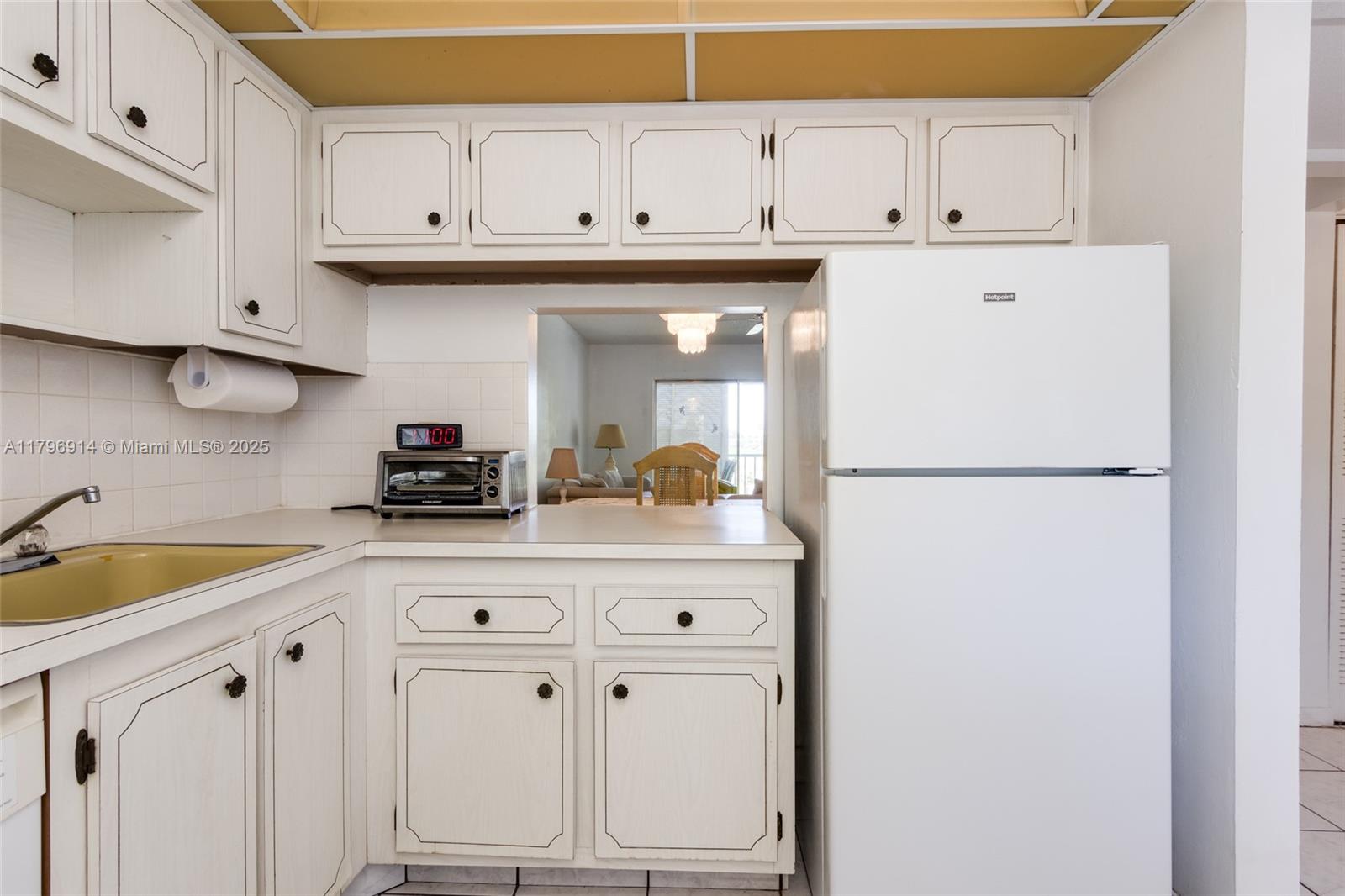 ORIOLE GOLF & TENNIS CLUB - Residential