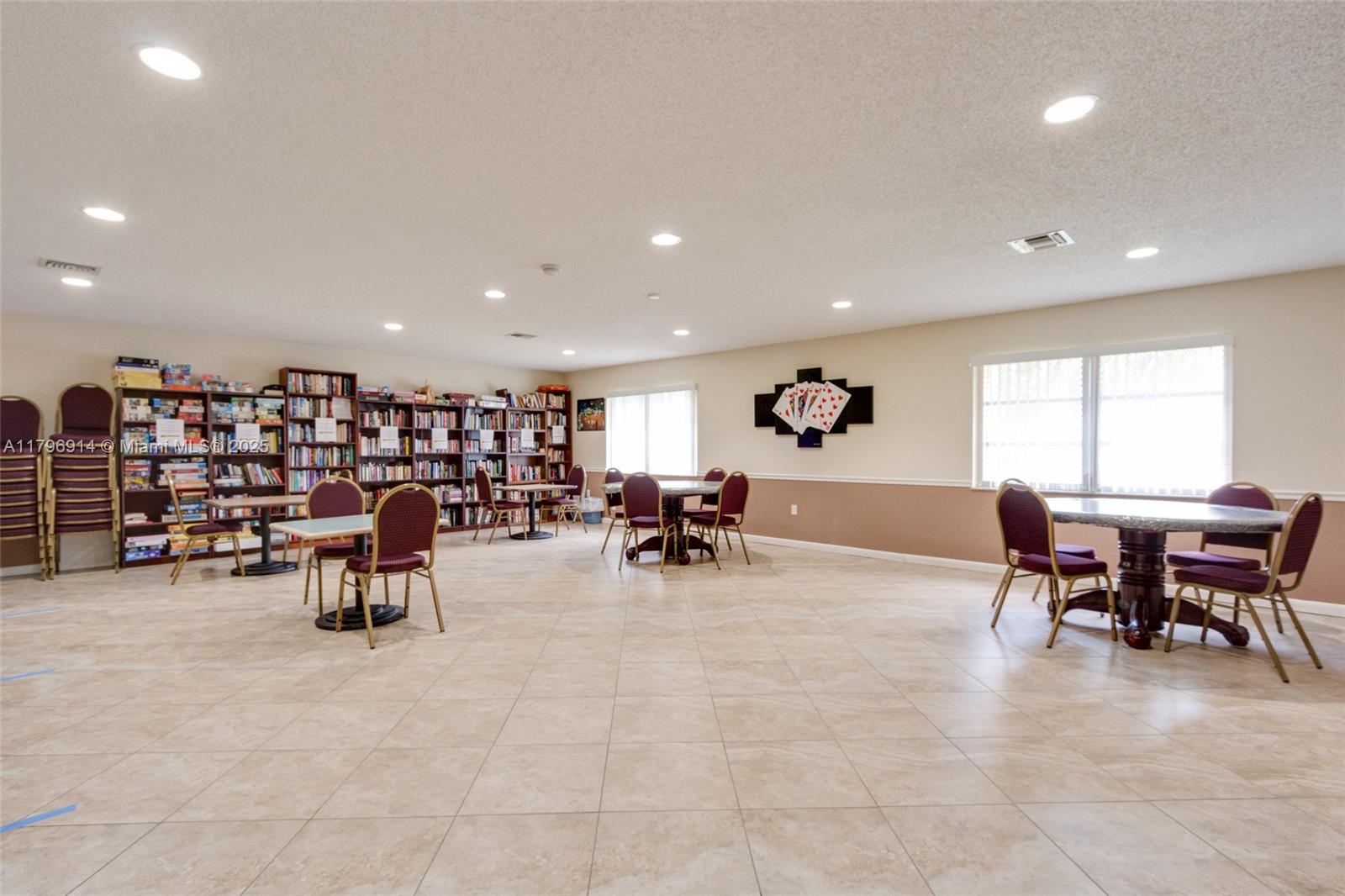 ORIOLE GOLF & TENNIS CLUB - Residential
