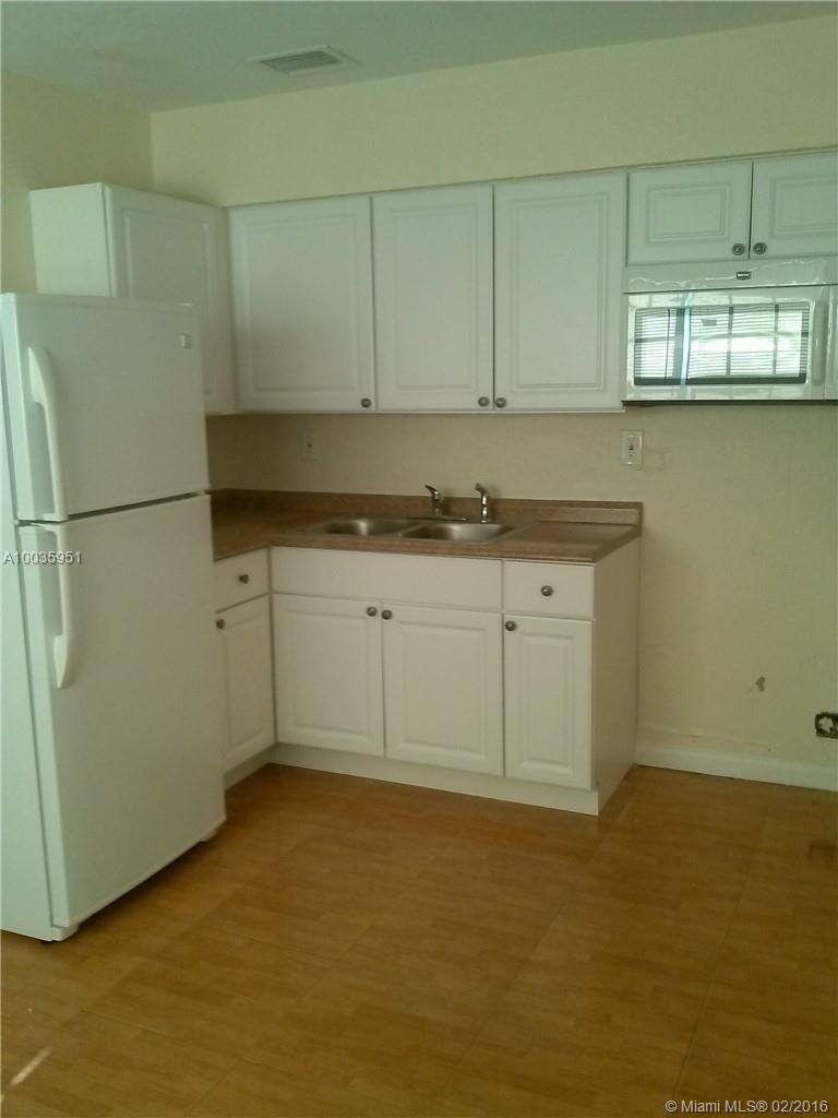 LAUDERALE MANORS - Residential Lease