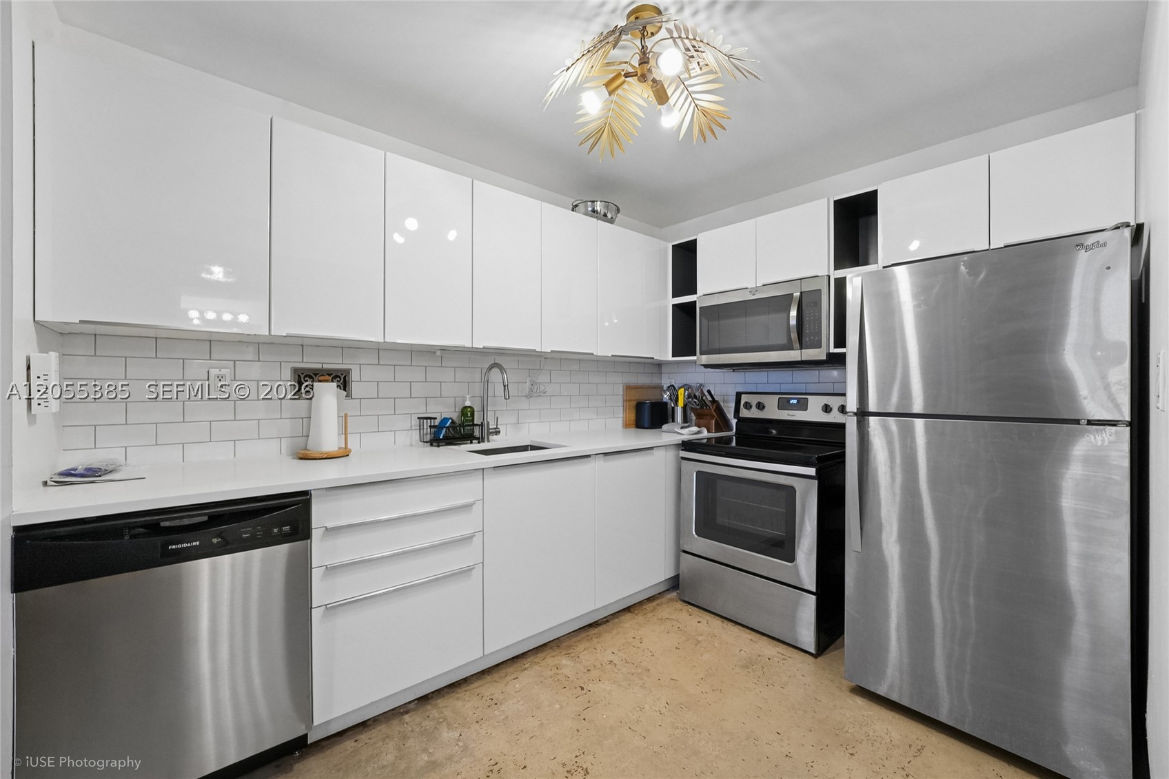 RONEY PALACE CONDO - Residential