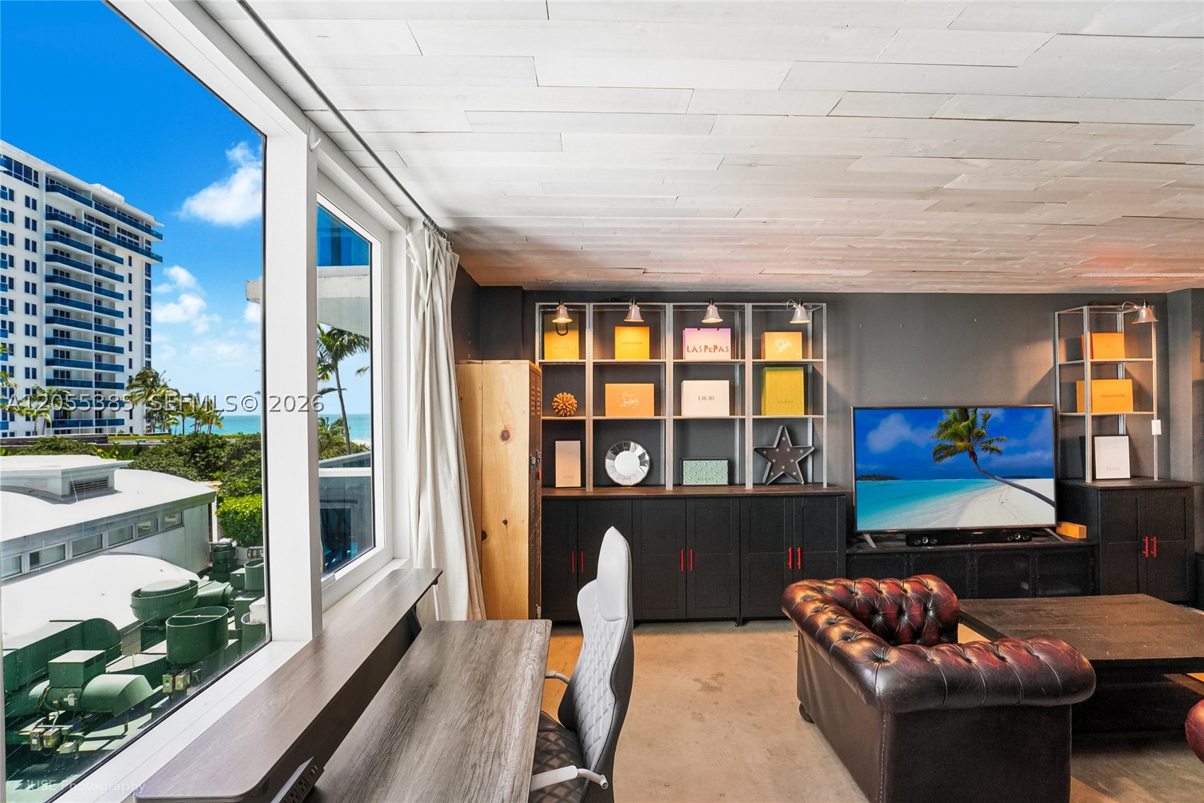 RONEY PALACE CONDO - Residential