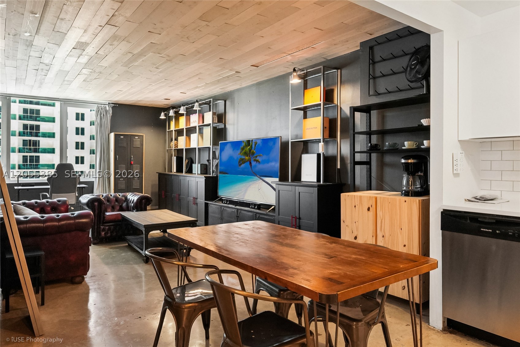 RONEY PALACE CONDO - Residential