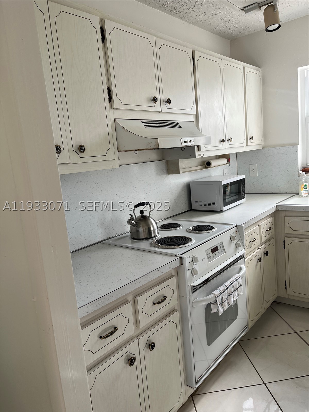 COUNTRY CLUB TOWERS CONDO - Residential