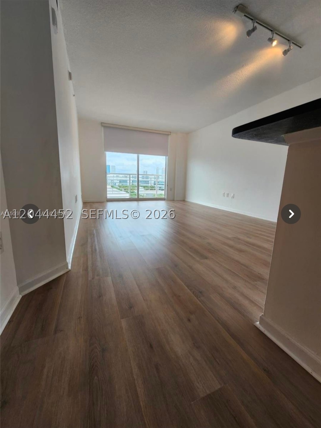 VENTURE AT AVENTURA EAST - Residential Lease