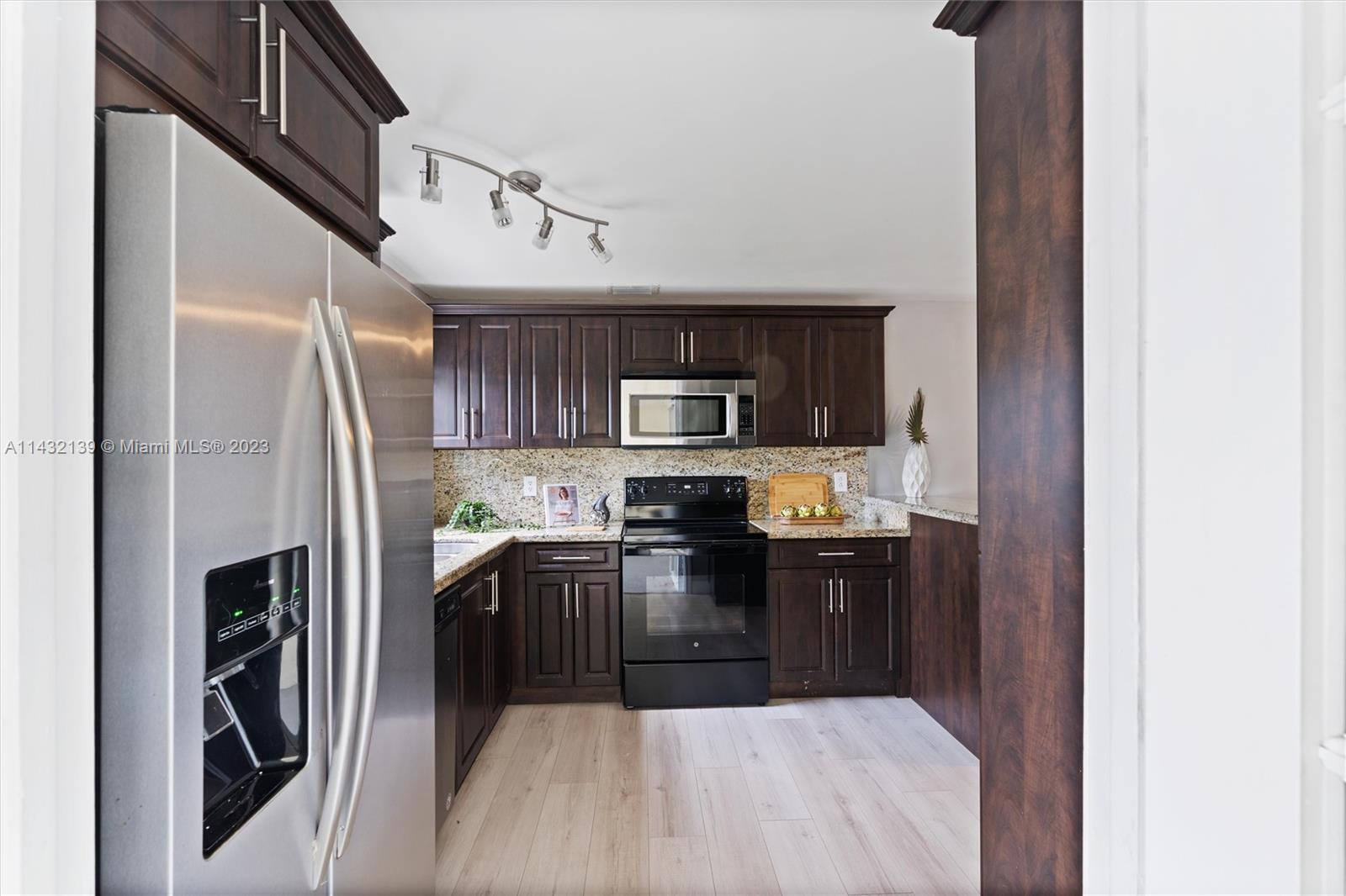 NORTH ANDREWS GARDENS FIR - Residential
