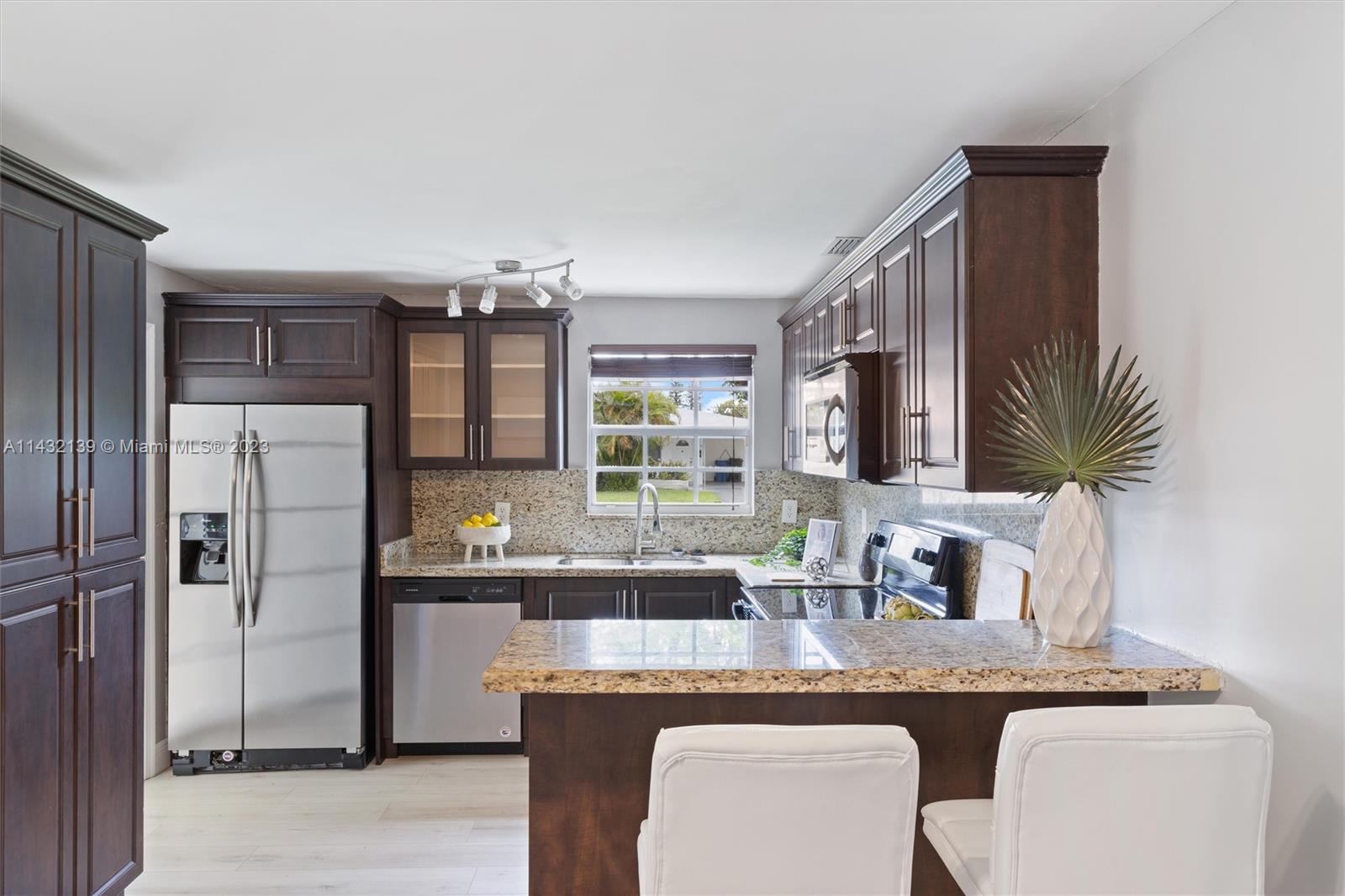 NORTH ANDREWS GARDENS FIR - Residential