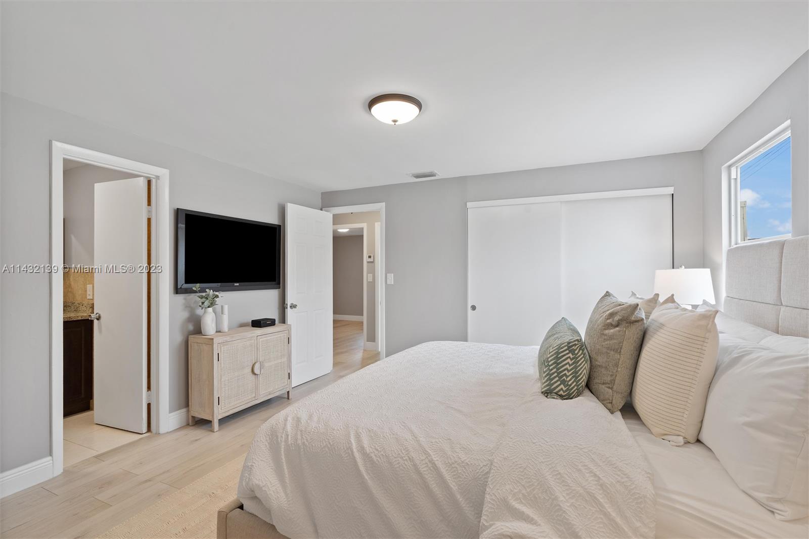 NORTH ANDREWS GARDENS FIR - Residential