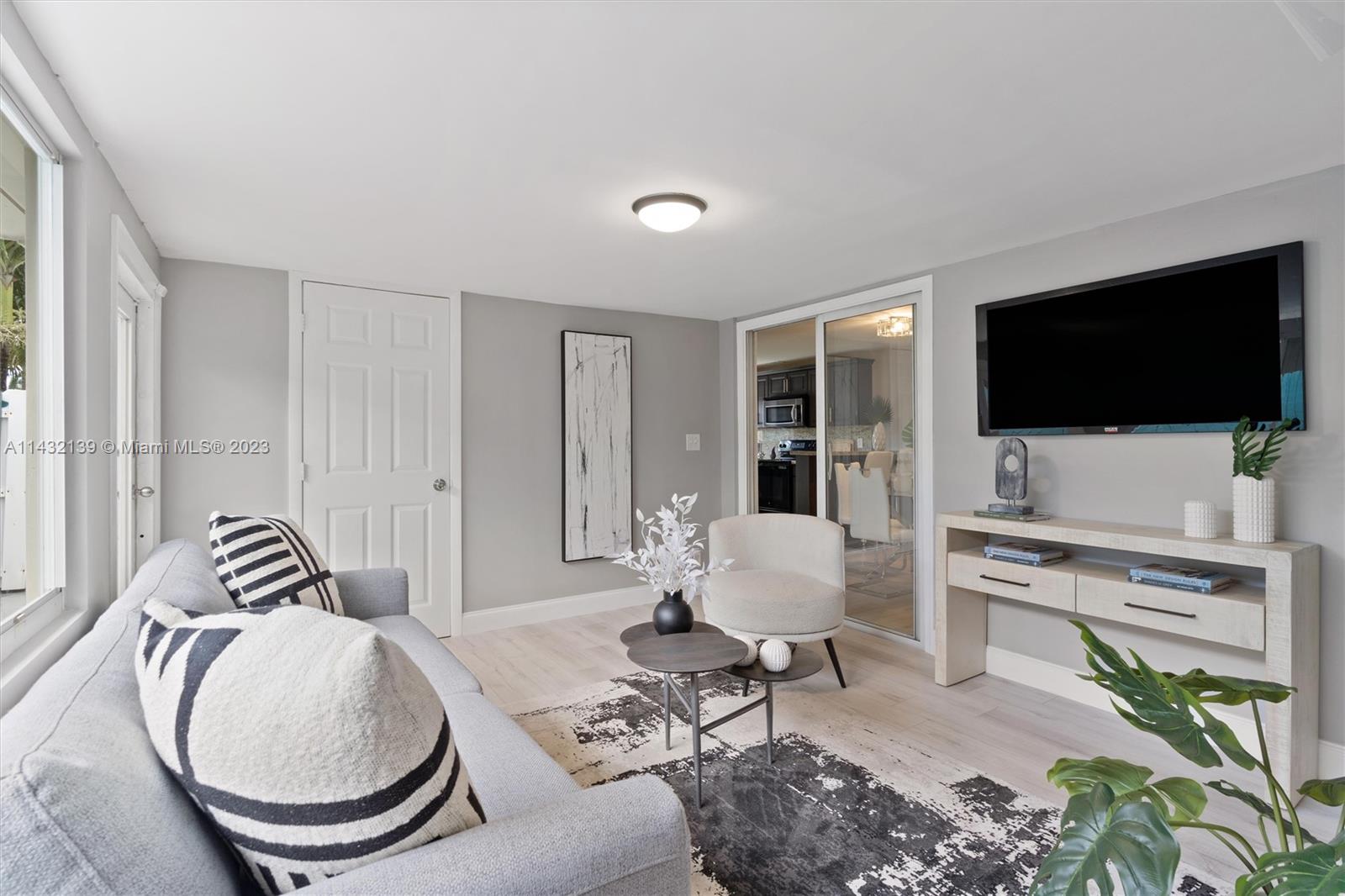 NORTH ANDREWS GARDENS FIR - Residential