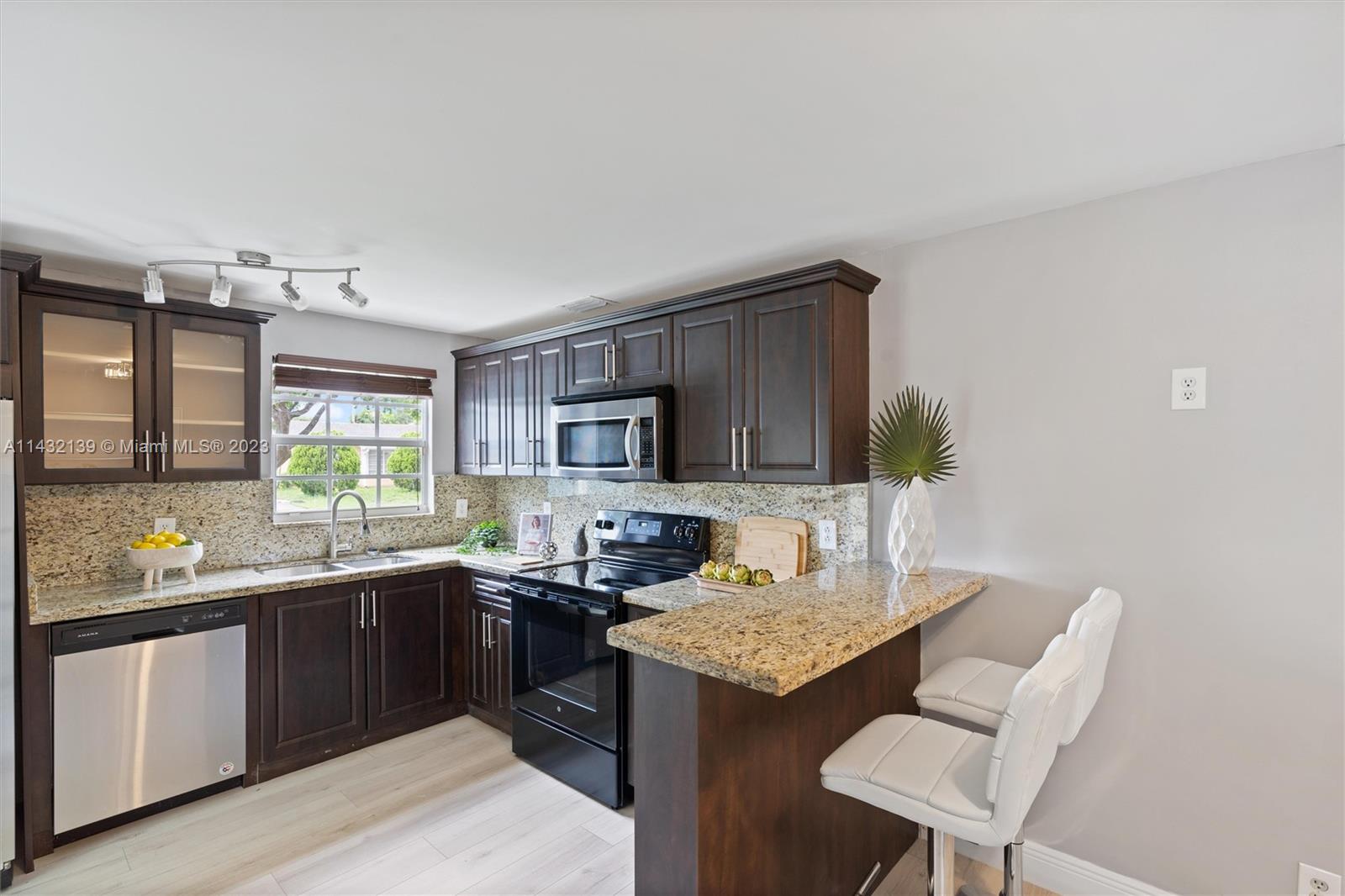 NORTH ANDREWS GARDENS FIR - Residential