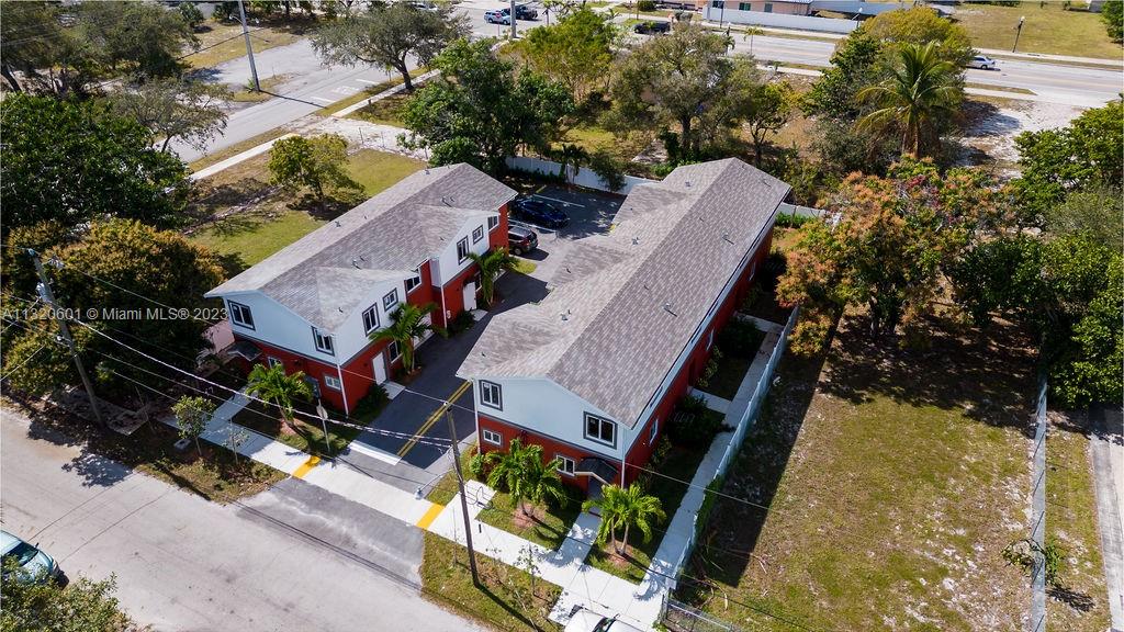 NORTH LAUDERDALE - Residential Income