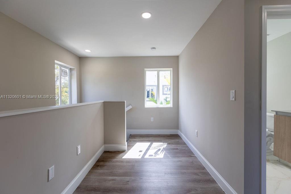 NORTH LAUDERDALE - Residential Income