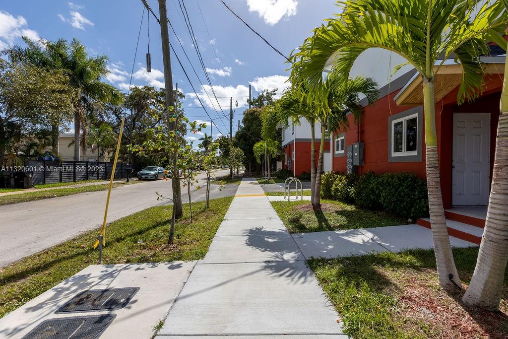 NORTH LAUDERDALE - Residential Income