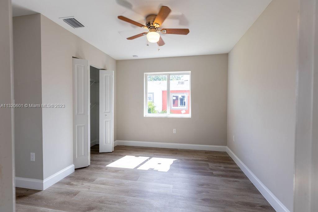 NORTH LAUDERDALE - Residential Income