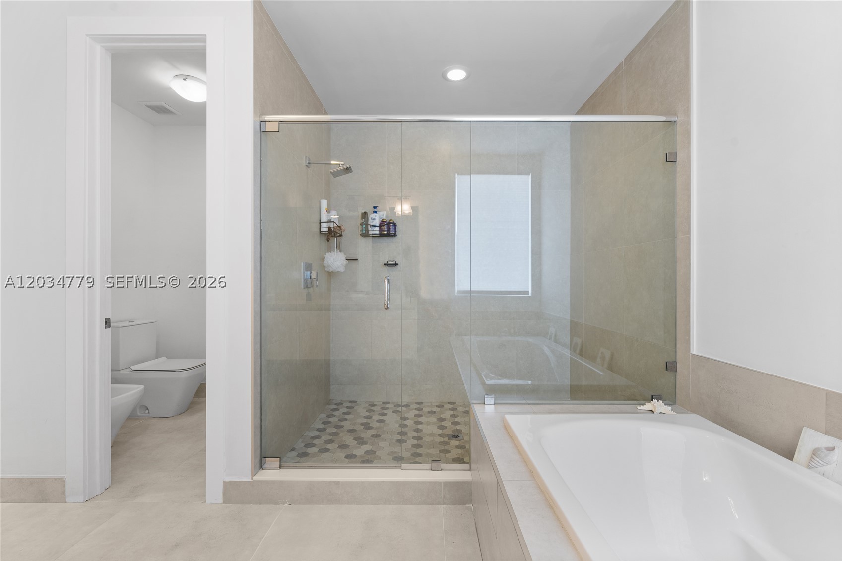DORAL COMMONS RESIDENTIAL - Residential