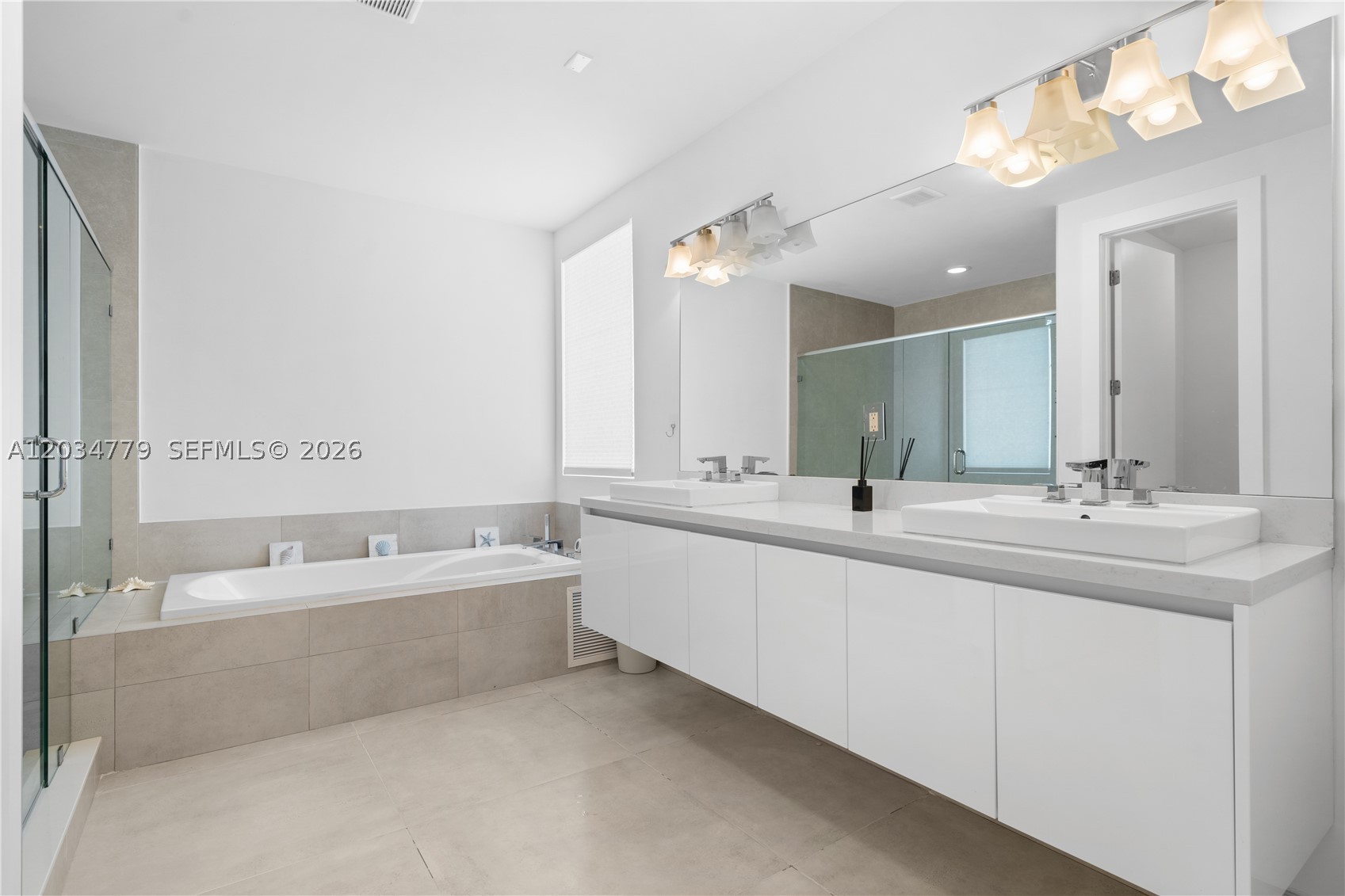 DORAL COMMONS RESIDENTIAL - Residential