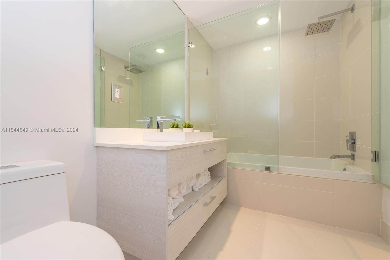BRICKELL HEIGHTS WEST CON - Residential Lease