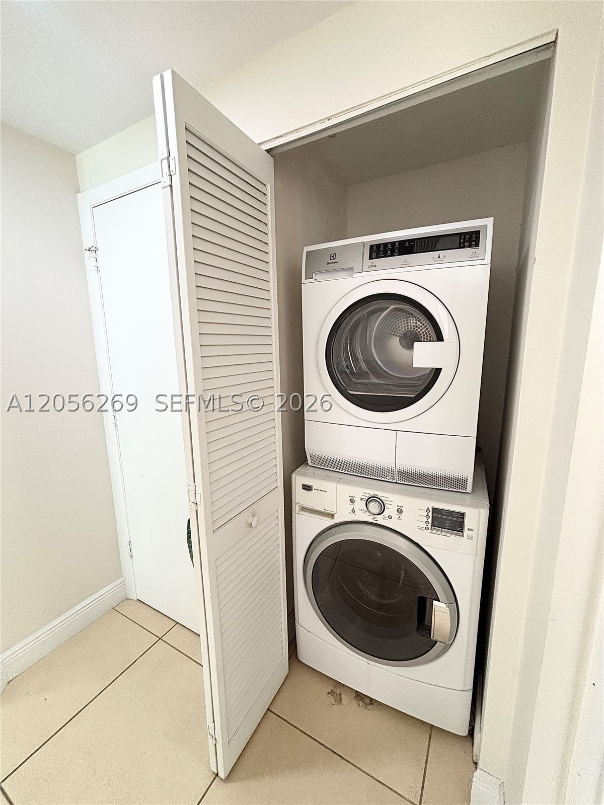 DOWNTOWN DADELAND CONDO N - Residential