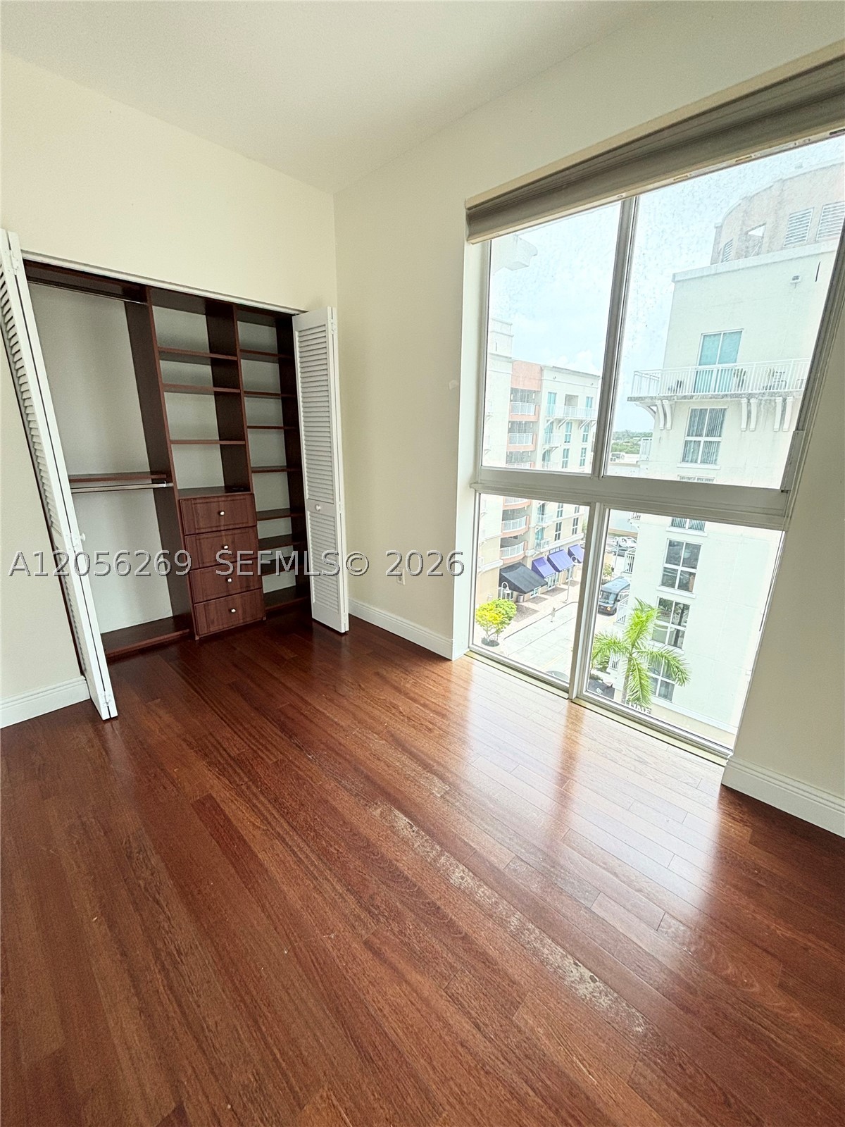DOWNTOWN DADELAND CONDO N - Residential