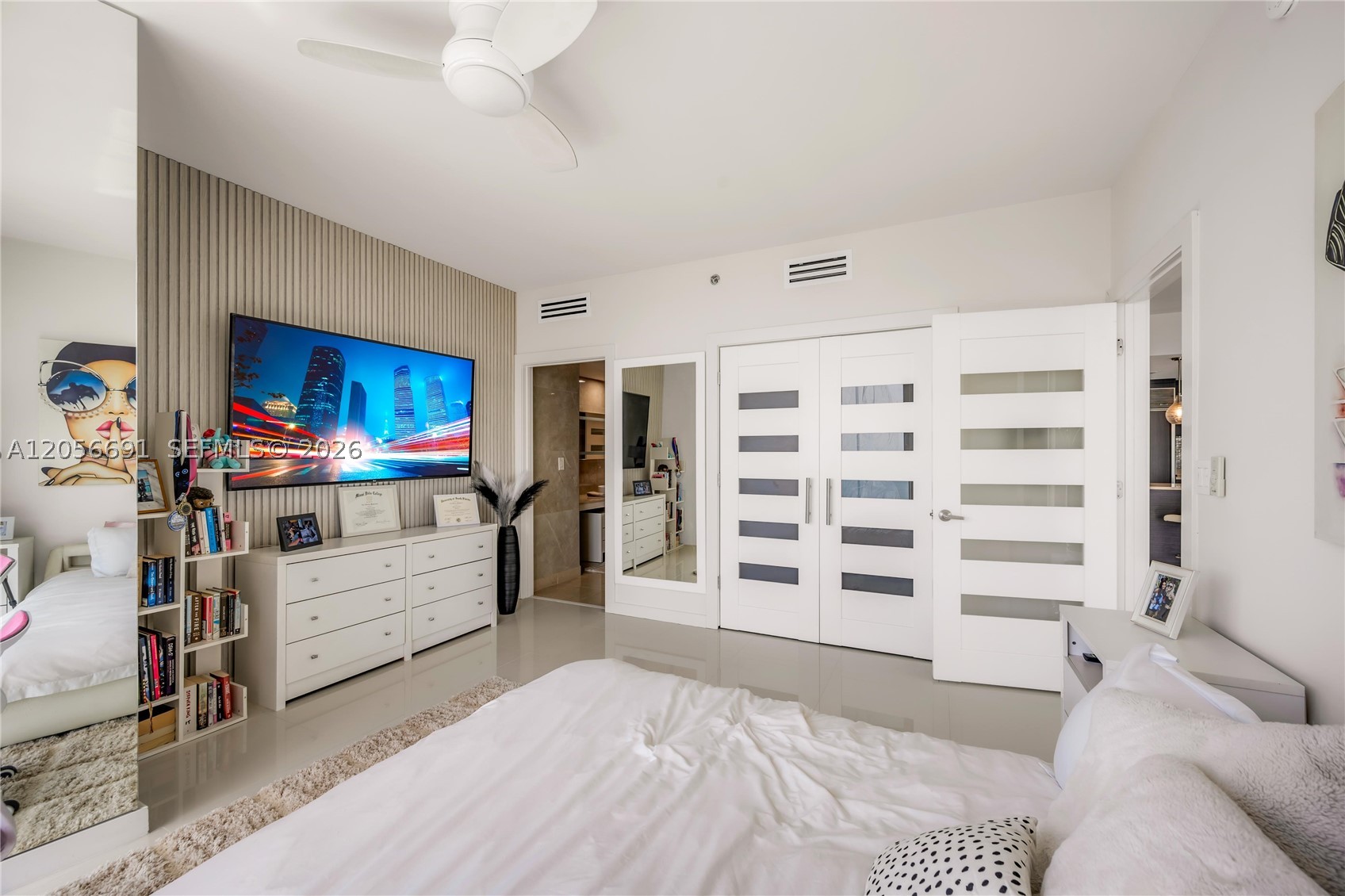 ICON BRICKELL NO TWO - Residential