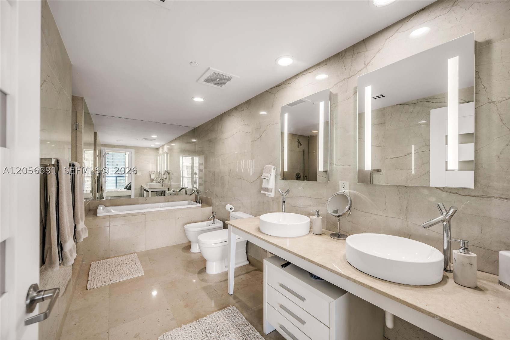 ICON BRICKELL NO TWO - Residential